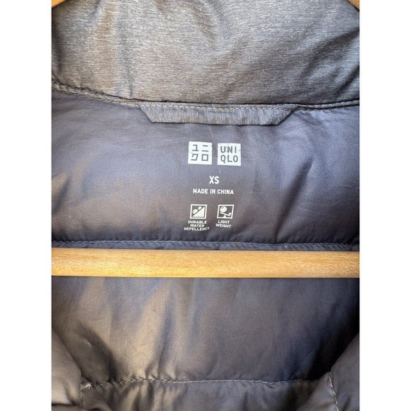 Uniqlo XS Womens Ultra Light Down Filled Full Zip Gray Puffer Jacket Outdoor - Picture 2 of 6